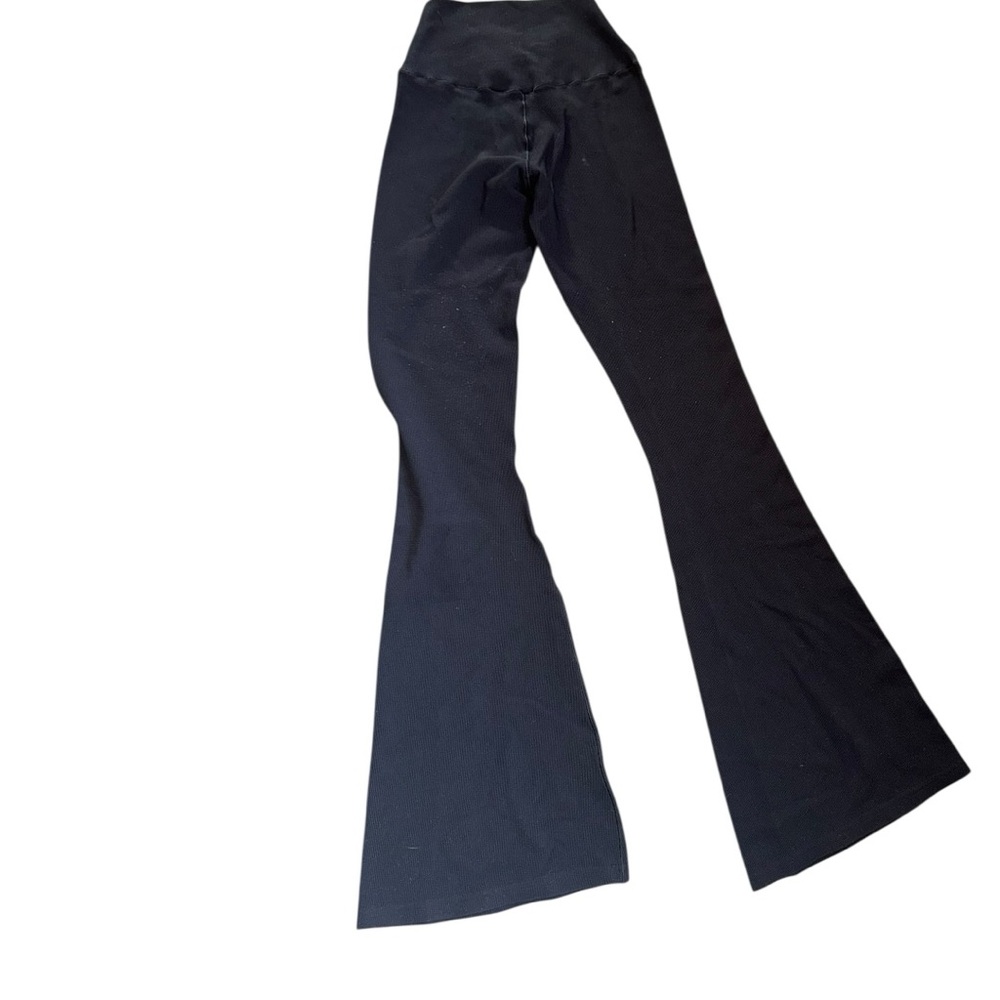 Offline Aerie flared crossover knit leggings size medium in  black - Picture 6 of 7